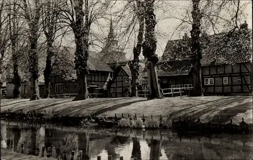 Ak Boizenburg an der Elbe, Wallgraben, Fachwerkhäuser