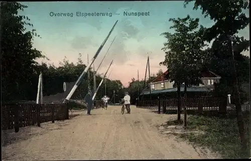 Ak Nunspeet Gelderland, Overweg Elspeeterweg, Bahnübergang