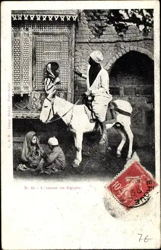 Ak Ägypten, Mann auf einem Esel; Frau schaut aus dem Fenster