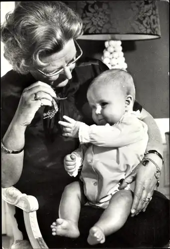 Ak Königin Juliana, Prinz Willem Alexander als kleines Kind