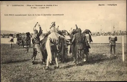 Ak Compiègne Oise, Feste der Jeanne d'Arc, Les Fous