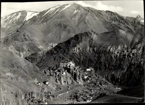 Foto Ak Indien?, Gesamtansicht, Gebirge