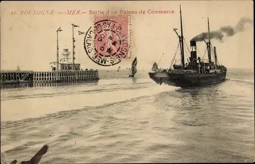 Ak Boulogne sur Mer Pas de Calais, Ausfahrt eines kommerziellen Bootes