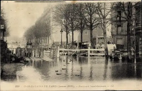 Ak Paris VII, Boulevard Saint-Germain, Die große Seineflut, Januar 1910