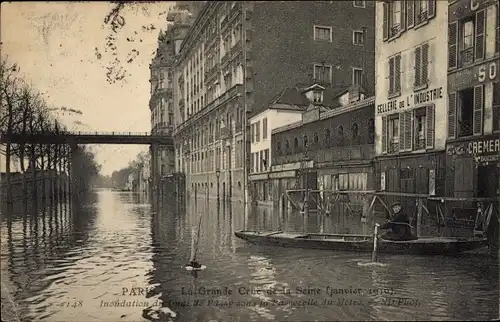 Postkarte Paris XVI, Quai de Passy, Die große Seine-Flut Januar 1910