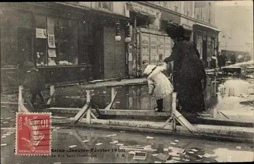 Ak Paris VII, Rue Saint Dominique, Die große Seineflut Januar Februar 1910