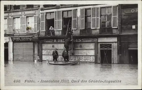 Postkarte Paris VI, Quai des Grands Augustins, Die Große Seine-Flut 1910