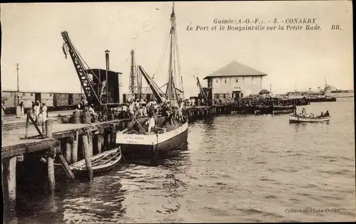 Ak Conakry Guinea, Le Port, Le Bougainville, Rade