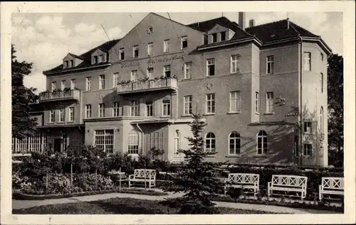 Ak Bad Lausick in Sachsen, Kurhotel Herrmannsbad, Park