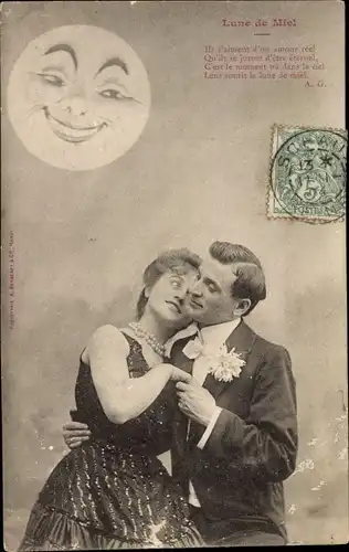 Ak Liebespaar, lachender Mond, Umarmung