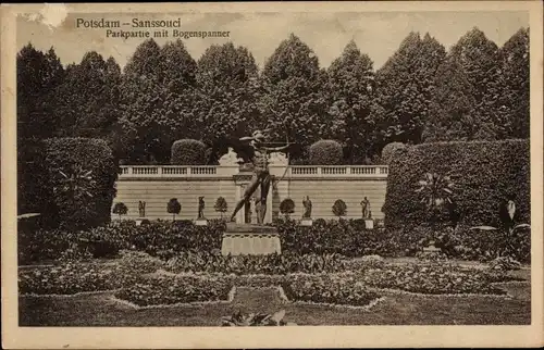 Ak Potsdam Sanssouci, Park, Statue Bogenspanner