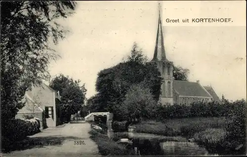 Ak Kortenhoef Nordholland, Straßenpartie, Kirche