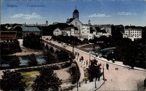 Ak Żagań Sagan Schlesien, Totalansicht, Brücke