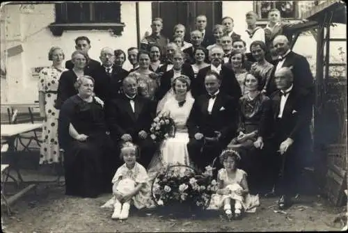 Foto Potsdam in Brandenburg, Hochzeit, Gruppenbild, Gaststätte Pius + Ludwig, Burgstraße