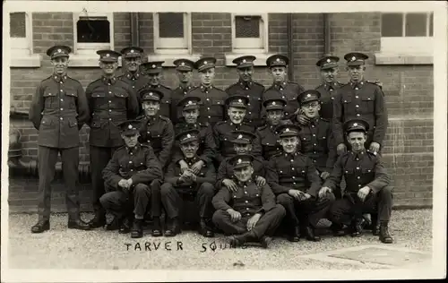 Foto Ak Britische Soldaten in Uniformen, Gruppenaufnahme