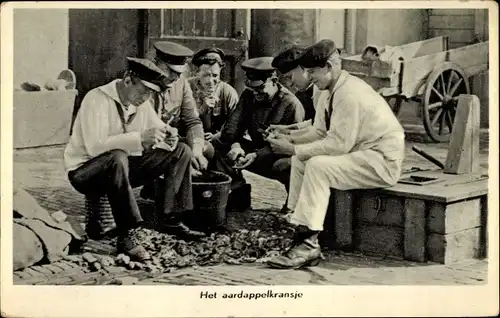Ak Niederländische Seeleute schälen Kartoffeln