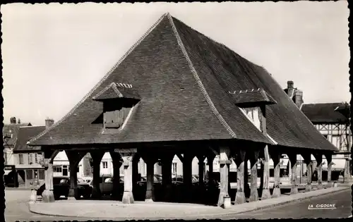 Ak Lyons la Forêt Eure, La Halle