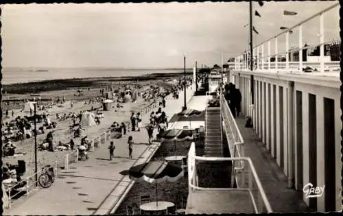 Ak Luc sur Mer Calvados, Etablissement Thermal et la Plage