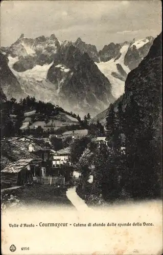 Ak Courmayeur Valle D'Aosta Italien, Catena di sfondo dalle sponde della Dora
