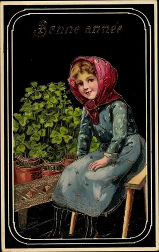 Präge Ak Glückwunsch Neujahr, Mädchen mit Kopftuch, Kleeblätter