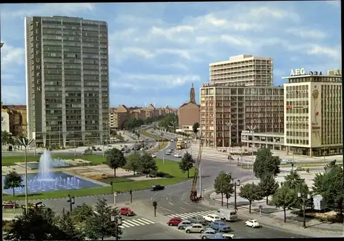 Ak Berlin Charlottenburg, Ernst Reuter Platz, Springbrunnen, Hochhaus Telefunken, Hochhaus AEG