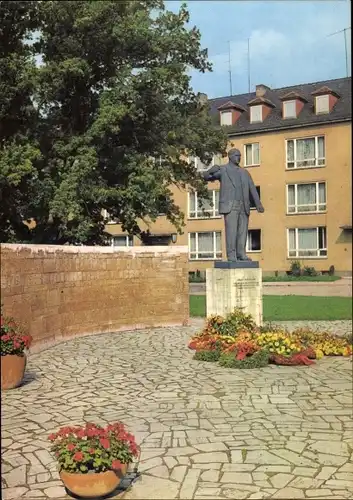 Ak Weimar in Thüringen, Ernst-Thälmann-Denkmal auf dem Platz der 56.000