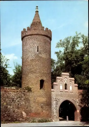 Ak Neubrandenburg in Mecklenburg, Fangelturm, Stadtmauer