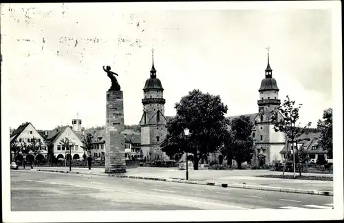 Ak Freudenstadt im Schwarzwald, Marktplatz, Kirche, Gedenksäule