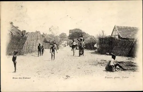 Ak Dakar Senegal, Eine Straße im einheimischen Dorf