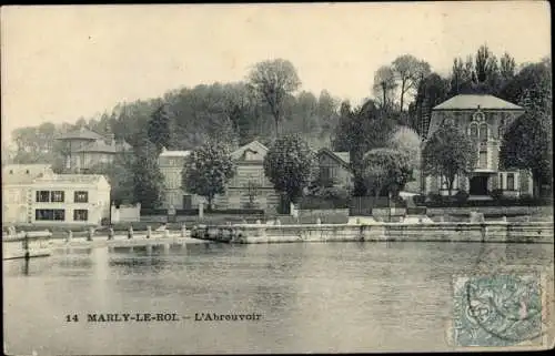 Ak Marly le Roi Yvelines, Place de l'Abreuvoir