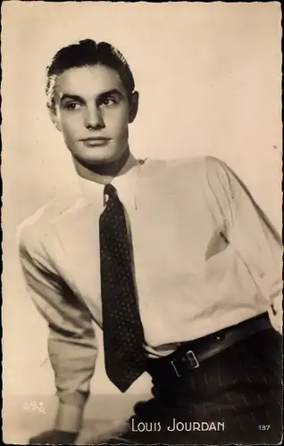 Ak Schauspieler Louis Jourdan, Portrait