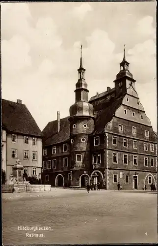 Ak Hildburghausen Thüringen, Rathaus, Platz, Brunnen