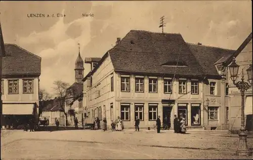 Ak Lenzen Elbe, Blick auf den Marktplatz