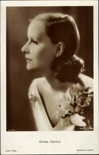 Ak Schauspielerin Greta Garbo, Portrait im Profil