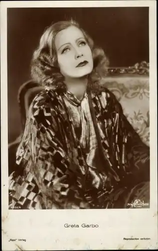 Ak Schauspielerin Greta Garbo, Portrait, Ross