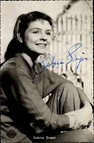 Ak Schauspielerin Sabine Sinjen, Portrait, Die spanische Puppe, Autogramm
