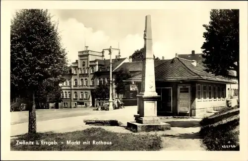 Ak Zwönitz im Erzgebirge Sachsen, Markt, Rathaus, Denkmal