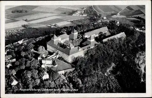 Ak Augustusburg im Erzgebirge, Fliegeraufnahme, Schloss