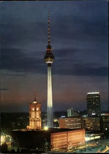 Ak Berlin Mitte, Fernsehturm bei Nacht, Rathaus