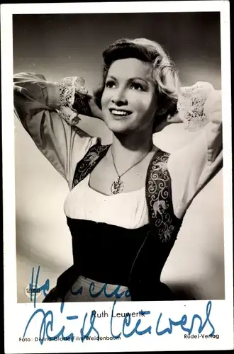 Ak Schauspielerin Ruth Leuwerik, Portrait, Autogramm