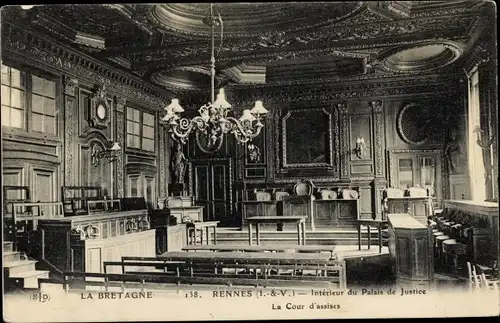 Ak Rennes Ille et Vilaine, Innenraum des Justizpalastes, Schwurgericht