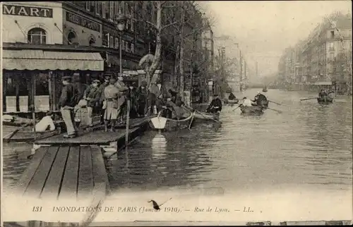 Ak Paris, Überschwemmungen 1910, Umzug, Rue de Lyon