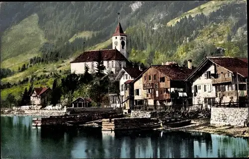 Ak Brienz Kanton Bern, Häuser, Kirche, Ufer, Boote