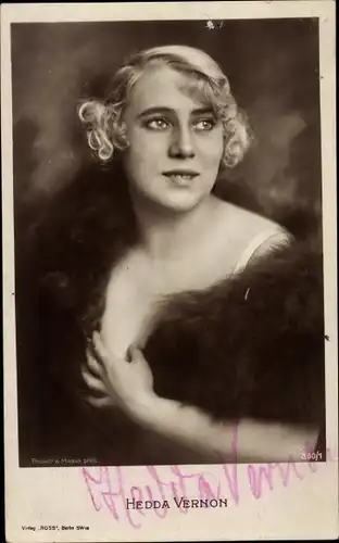 Ak Schauspielerin Hedda Vernon, Portrait, Pelz, Autogramm