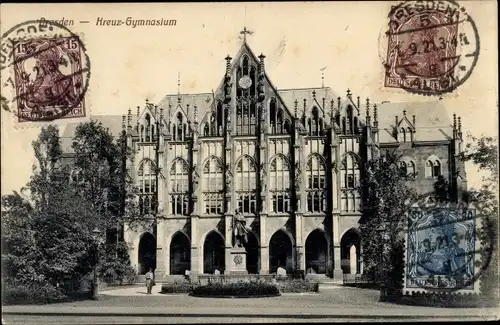 Ak Dresden, Kreuz Gymnasium, Vorderansicht, Denkmal