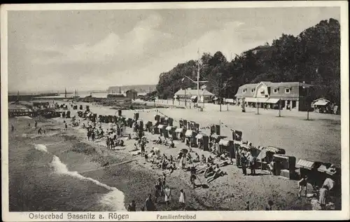 Ak Sassnitz auf der Insel Rügen, Strand, Familienfreibad