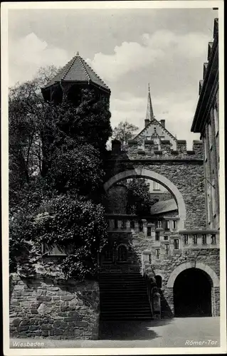 Ak Wiesbaden in Hessen, Römer-Tor