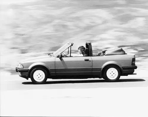 Foto Auto, Ford Escort Cabriolet, Seitenansicht