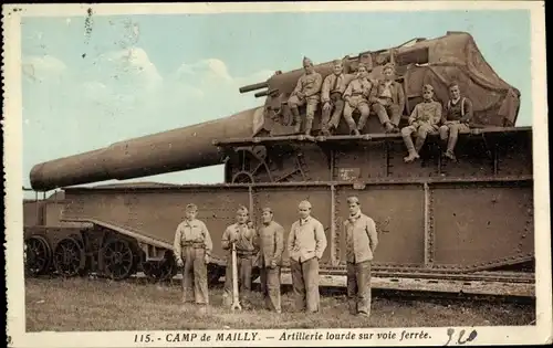 Ak Mailly le Camp Aube, Camp de Mailly, Schwere Artillerie auf der Eisenbahn