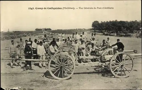 Ak Guer Morbihan, Coetquidan Camp, Gesamtansicht des Artillerieparks